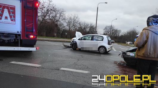 Zdarzenie drogowe na ulicy Sosnkowskiego. Jedna osoba trafiła do szpitala