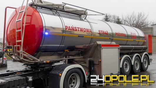 PSP Głubczycach nowym sprzętem. Cysterna na 23 tys. litrów wody w służbie ratownictwa