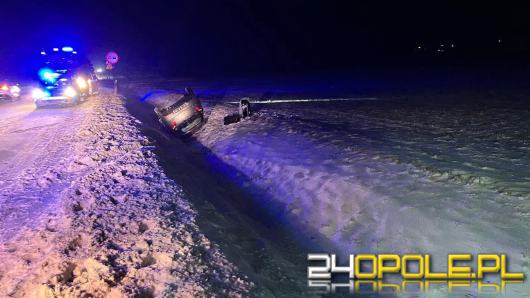 Dachowanie na DW 426 w rejonie miejscowości Księży Las. Jedna osoba poszkodowana