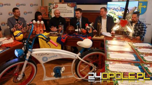 Kolacja z prezydentem, noc w zoo i podświetlana gitara. Urząd Miasta przekazał fanty na WOŚP