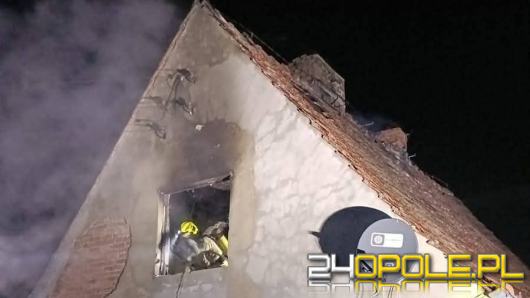 Pożar poddasza w domu jednorodzinnym w Sowinie. W środku było czworo dzieci 