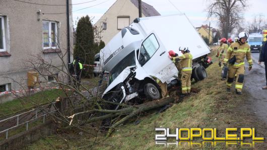 Zderzenie osobówki z busem na Kowalczyków