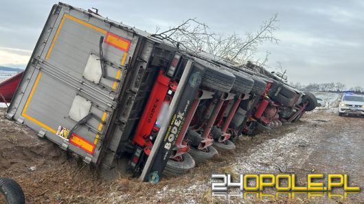 Czołowe zderzenie na DK41. Droga zablokowana w Wierzbięcicach