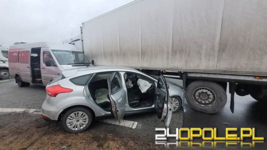 Zderzenie trzech pojazdów na DK39 w rejonie Łukowic Brzeskich