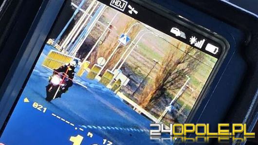 Poszalał na motorze. Teraz na trzy miesiące stracił prawo jazdy