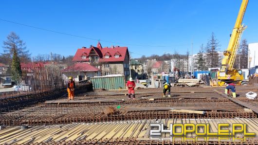 1800 ton betonu trafi na nowy most w Głuchołazach. Betonowanie potrwa ponad 20 godzin
