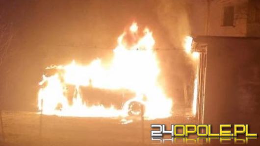 Spaliła SUV-a byłego męża. Usłyszała zarzuty