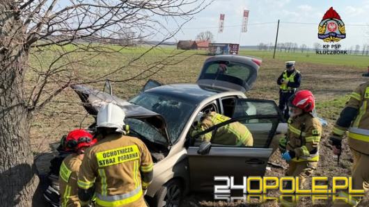 Wypadek na DK45 w Kuniowie. W aucie dwoje dzieci