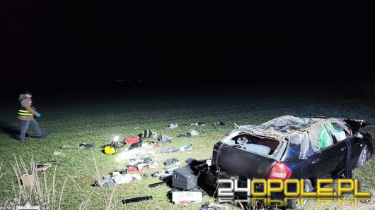 Dachował autem, na drogę wysypała się amfetamina. 46-latek w areszcie