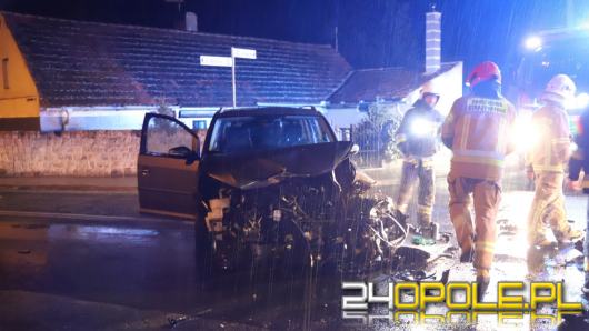 Nocny wypadek na skrzyżowaniu w Opolu. Interweniowały służby