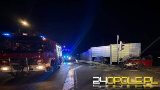 Zderzenie dwóch aut na obwodnicy Dobrodzienia. Są ranni