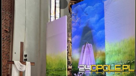 Wigilia Paschalna w opolskiej katedrze. Wierni przygotowują się do Niedzieli Zmartwychwstania