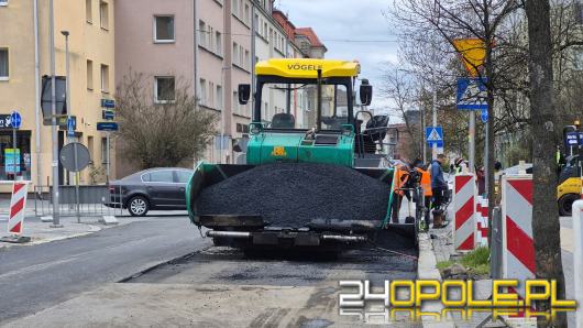 Kośnego na finiszu remontu. Trwają ostatnie prace asfaltowe