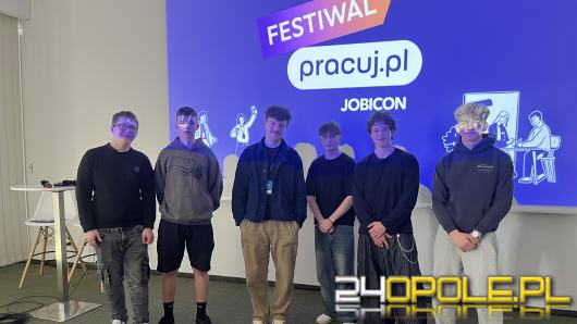 Uczniowie III LO w Opolu pomagają rówieśnikom zaplanować przyszłość