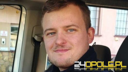 Pojawił się w odpowiednim momencie. Patrol szybko przerodził się w interwencję