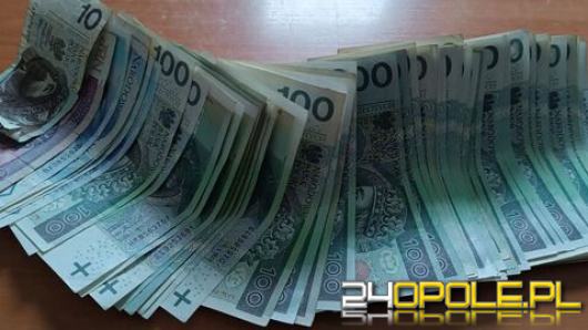 Mieszkaniec powiatu prudnickiego zwrócił znaleziony portfel z dużą sumą pieniędzy