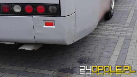 Autokar z wyciekiem paliwa wycofany przed wyjazdem uczniów