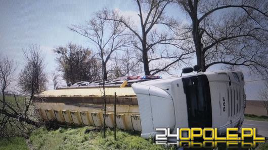 Cysterna przewróciła się na DW 416. Utrudnienia między Klisinem a Kietlicami