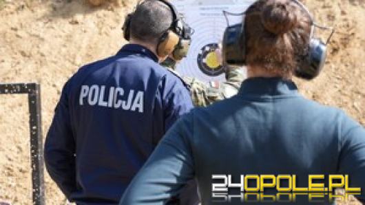 Opolscy policjanci zdobyli pierwsze miejsce w zawodach strzeleckich