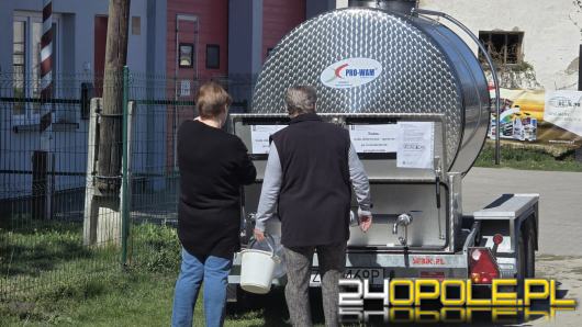 Mieszkańcy wsi Komorzno bez wody. Prokuratura wszczęła śledztwo po wykryciu substancji