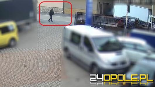 Podczas wędrówki ukradł portfel i samochód, a później pijany wjechał nim do rowu WIDEO