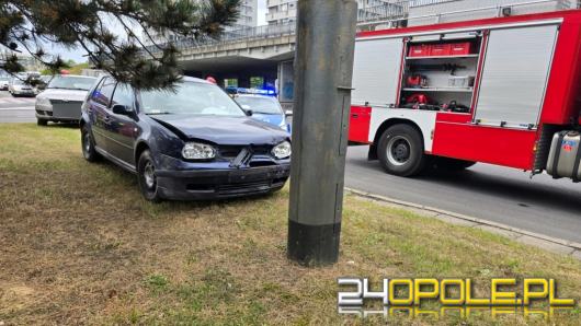Kolizja na rondzie przy ulicy Nysy Łużyckiej w Opolu