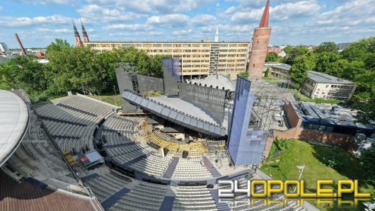 W amfiteatrze trwa montaż sceny. Opole przygotowuje się do czterech dni muzycznego święta