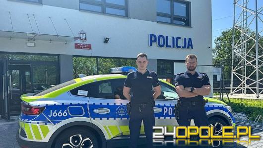 Policjanci uratowali seniora z płonącego mieszkania