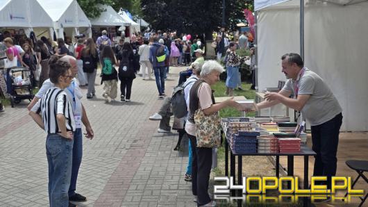 Remigiusz Mróz, Andrzej Dragan i Mela Koteluk. Co dziś czeka uczestników Festiwalu Książki?