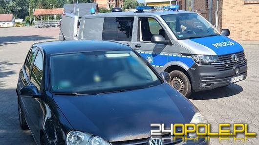 Pusta "małpka" na fotelu pasażera. Kierowca miał ponad 2,5 promila