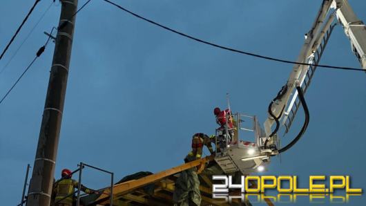 Strażacy ponownie interweniują w Balcarzowicach. Zabezpieczają uszkodzony dach