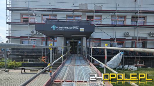 Tymczasowe zmiany przy wejściu głównym do Uniwersyteckiego Szpitala w Opolu 