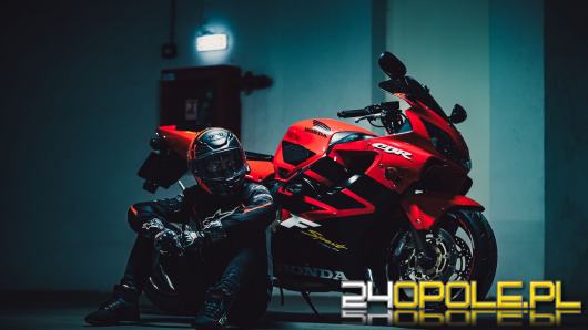 Trening na torze i w lesie - czym charakteryzuje się trwała odzież na motocykle terenowe?