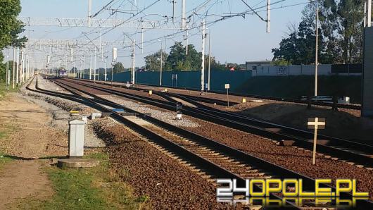 Śmiertelne potrącenie na torach pod Opolem. Pociągi mają opóźnienia
