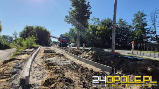 Powstaje nowa droga dla pieszych i rowerzystów wzdłuż ulicy Wrocławskiej