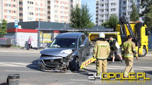 Wypadek na ulicy Niemodlińskiej w Opolu. Dwie osoby w szpitalu