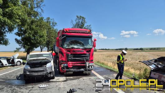 Wypadek na DK46. Siedem osóbrannych. Droga jest zablokowana. LPR w akcji