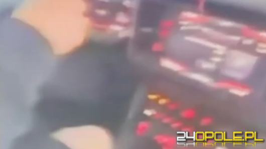 21-latek stracił prawo jazdy po nagraniu brawurowej jazdy
