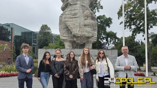 "Obiektyw Senat". Nowy projekt edukacyjny ma trafić do opolskich szkół