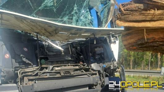 Wypadek trzech ciężarówek na A4. Na miejscu lądował LPR