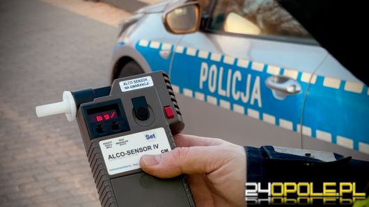 43-latek w BMW z blisko promilem alkoholu zderzył się z volkswagenem