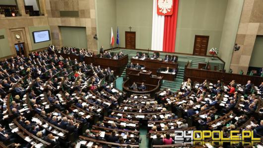 Wójtowie i prezydenci miast nie będą mogli kandydować na trzecią kadencję