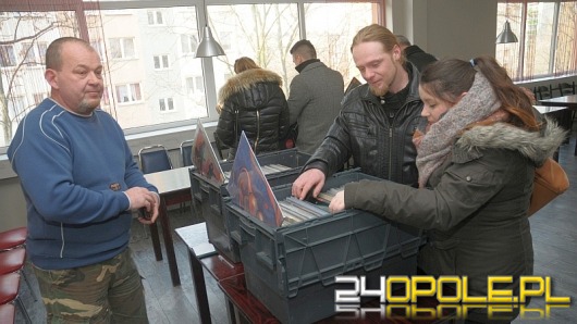 Giełda winyli w Opolu. Czarne płyty przeżywają renesans.