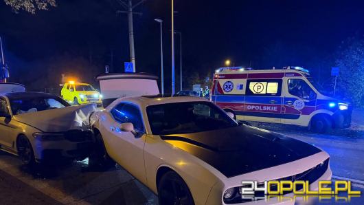 Zderzenie BMW z Dodge'em Challengerem na ulicy Krapkowickiej