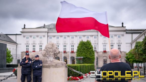 "Rządy Tuska kontynuują rządy Morawieckiego". Pół miliarda znika z KPO