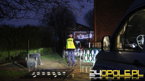 5-latek uruchomił auto i potrącił młodszą siostrę. Wypadek na ul. Torowej w Mechnicach