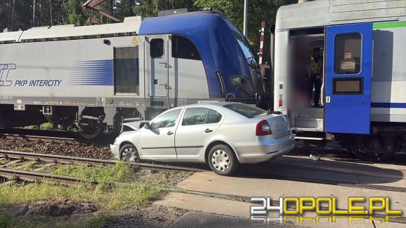Samochód osobowy wjechał pod pociąg między Otmicami a Siedlcem
