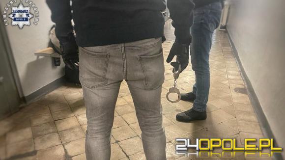 Najpierw ukradł telefon i pobił właściciela. Kilka godzin później zaatakował kolejną osobę