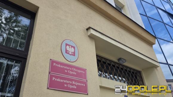 Rozbój z rozbitą butelką na ul. 1 Maja. 27-latek stanie przed sądem