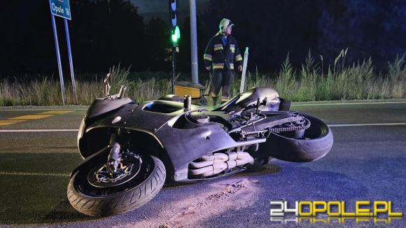 Nietrzeźwy motocyklista uderzył w znak. Miał dwa sądowe zakazy. Dalej jest jeszcze ciekawiej